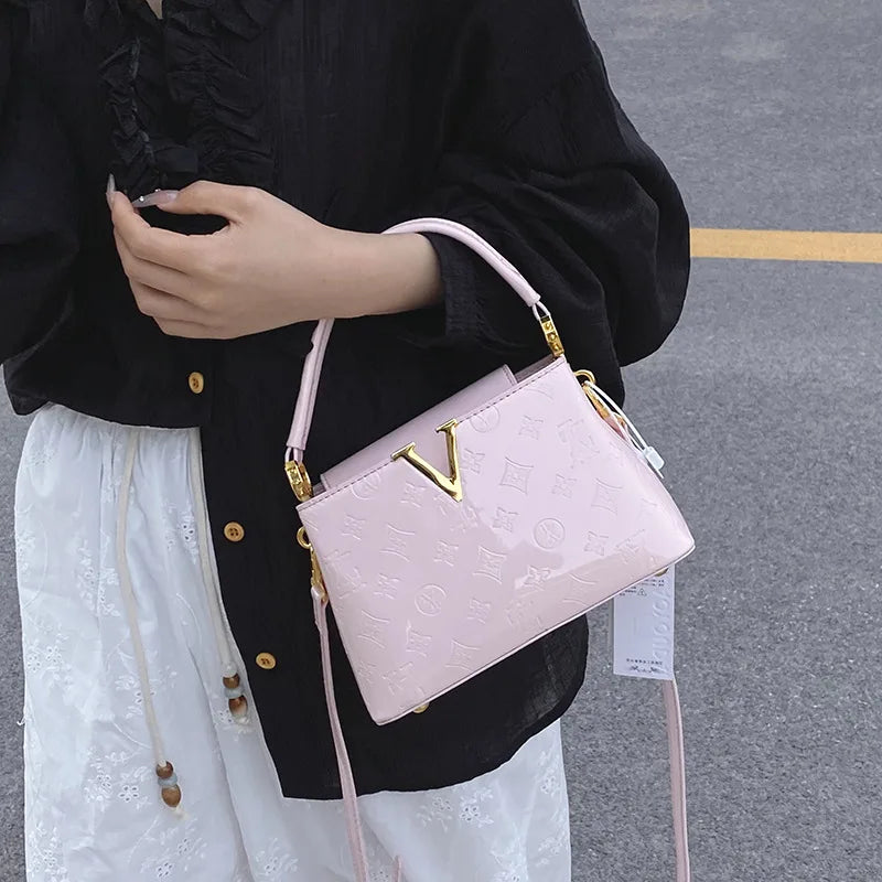 2026 New Women's High-end Bucket Bag Patent Leather Large Capacity Luxury Crossbody Handbag for Commute