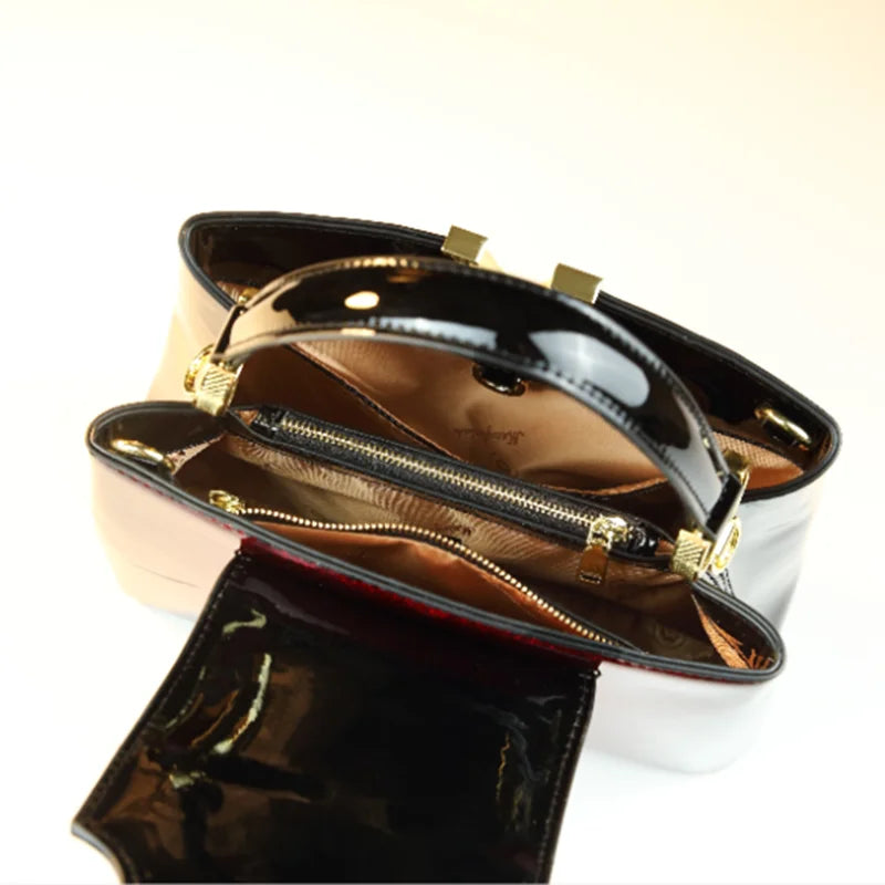 2026 Luxury Fashion Leather Women's Bag Diamonds V Letter Small Shoulder Crossbody Bag Girls Handbags Messenger Shell Bags