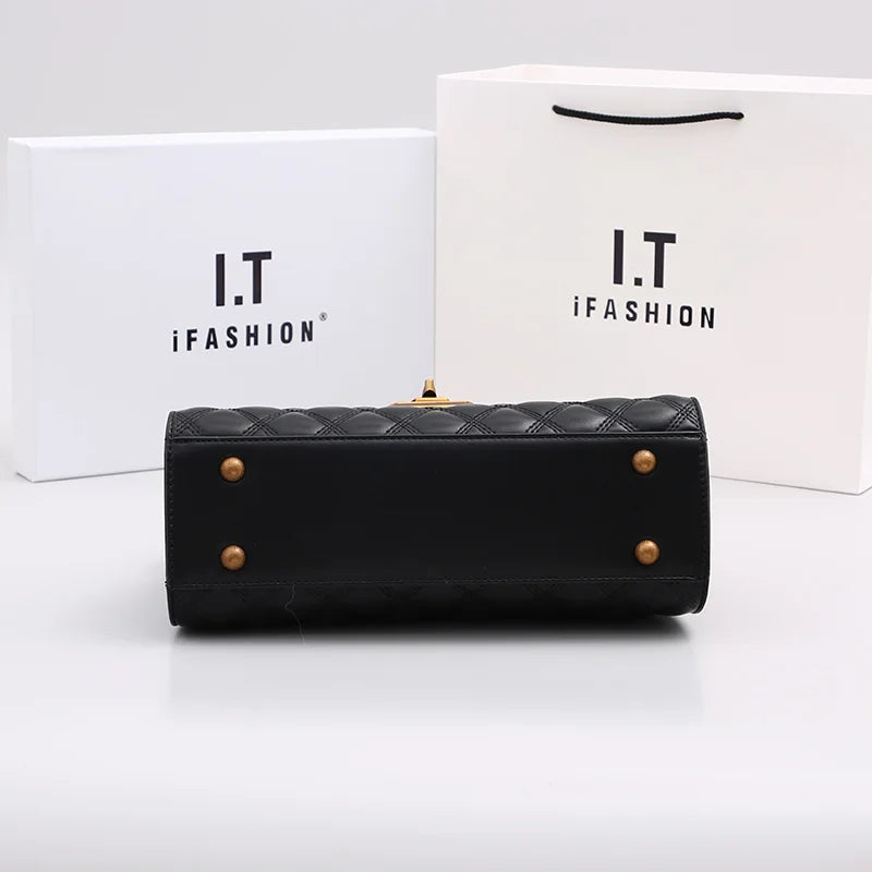 Women's Handbag 2024 New Autumn and Winter High-End Feeling, Light Luxury Diamond Grid Small Square Bag, Shoulder and Crossbody