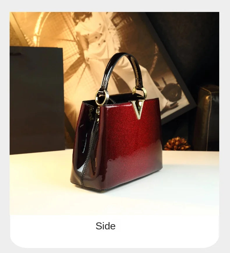 2026 Luxury Fashion Leather Women's Bag Diamonds V Letter Small Shoulder Crossbody Bag Girls Handbags Messenger Shell Bags