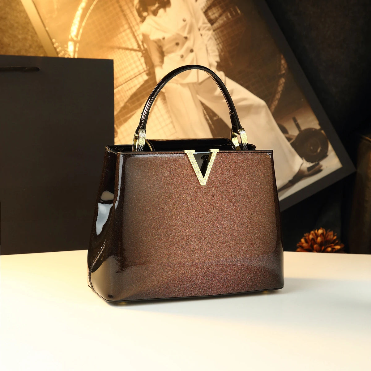 2026 Luxury Fashion Leather Women's Bag Diamonds V Letter Small Shoulder Crossbody Bag Girls Handbags Messenger Shell Bags