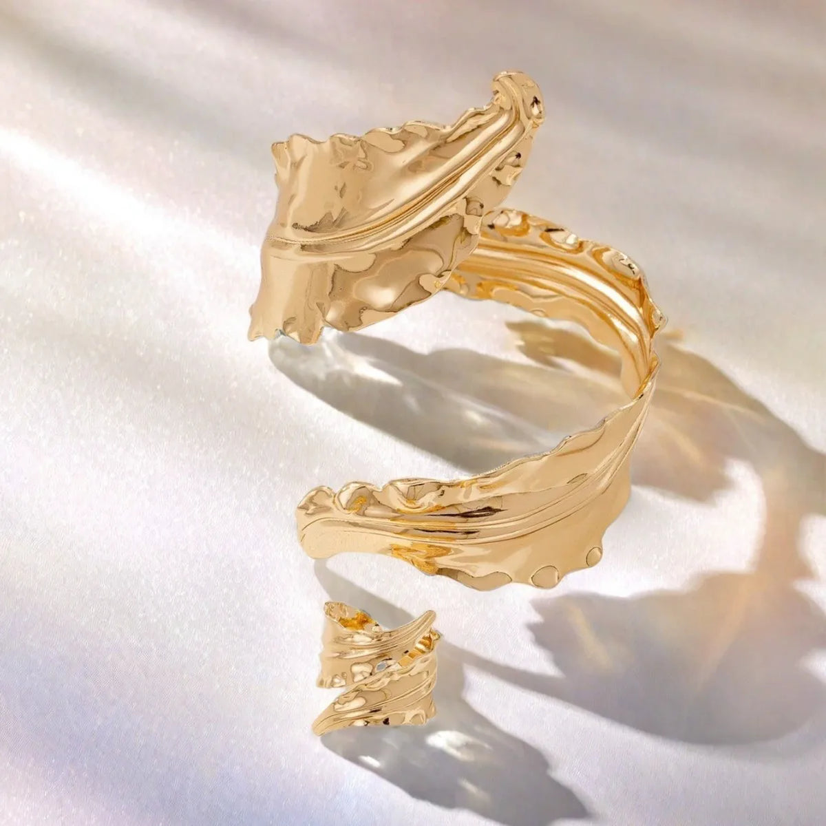 Vintage Fashion Gold Folded Leaf Bracelet Spiral Opening Adjustable Ring Set Women